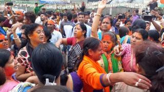 বিজেপি সমর্থকদের উল্লাস