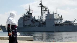USS Hue City tại Kênh đào Suez năm 2006: chiếc tàu hoạt động nhiều ở Trung Đông và châu Âu