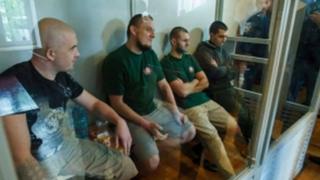 Підозрювані активісти "Правого сектору" у залі суду
