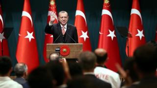 Erdogan wuxu hogaanka xisbiga ka degay sannadkii 2014-kii markuu madaxweynaha noqday