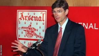 Arsene Wenger yinjiye muri Arsenal mu 1996 avuye Nagoya Grampus Eight mu Buyapani