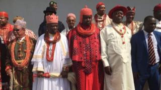 Des notables de la région du Delta du Niger, le fief de l'industrie pétrolière nigériane