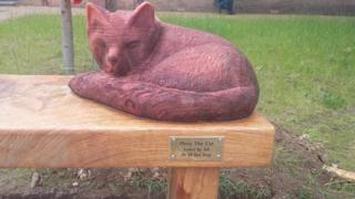cat sculpture
