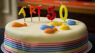 торт со свечками "статья 50"