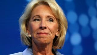 Betsy DeVos, secretaria del departamento de educación de Estados Unidos.