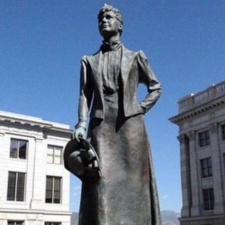 Cerflun o Martha Hughes Cannon yn Utah