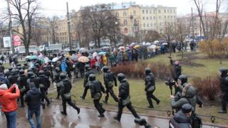 Полиция бежит