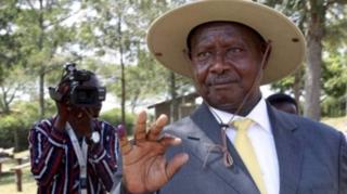 Prezida Museveni avuga ko gusinzikaza ubuzima urondera inkuru birekuwe n'imigenzo y'aba kera