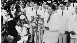 Ông Ngô Đình Diệm phát biểu trong ngày thành lập Việt Nam Cộng hòa ngày 10/10/1955.