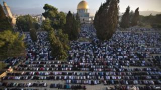 Masaajidka barakaysan ee Al Aqsa ayaan maanta lagu tukan doonin saaladda Jimcaha
