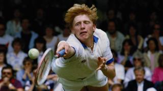 En 1985 Becker se convirtió en el jugador más joven en ganar Wimbledon, con sólo 15 años de edad.