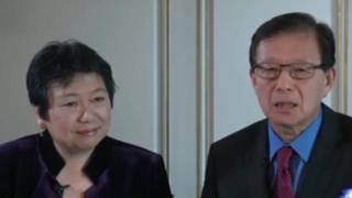 美國之音節目主持人龔小夏(左)和東方(右)