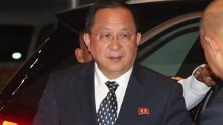 Menteri Luar Negeri Korea Utara Ri Yong-ho tiba di sebuah hotel di Manila, Filipina