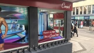 Consul tanning salon