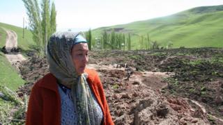 Олтиной Назирбоева масъуллар уларга кўчки хавотири йўқлигини айтган, дейди