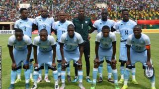 Cet ancien militaire a entraîné les Zebras pour deux matches en 1997 et à nouveau pour un seul match en 1999.