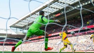 Benteke ya ci Liverpool kwallo biyar kenan