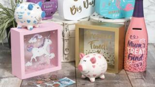 Money boxes and piggy banks