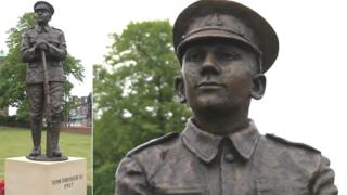 Pte Tom Dresser statue