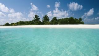 An island of the Maldives (16 March 2010)