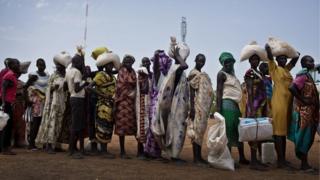 Abantu batondeye ibifungugwa muri Sudani y'Ubumanuko