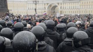 Орусиядагы антикоррупциялык жүрүштөр: жүздөгөн кишилер кармалды