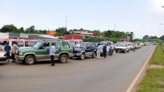 gabon, pénurie, essence, stations-services