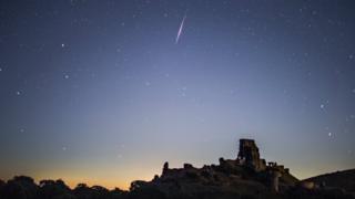 英国英仙座流星雨2017年8月13日。