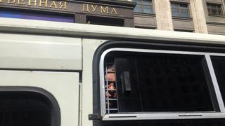 Митрохин в автозаке