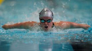 Ellie Simmonds swimming