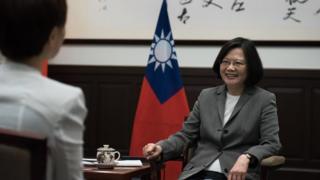 台灣總統蔡英文就職一週年前夕於周四(4月27日)接受路透社獨家專訪