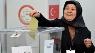 Almanya'da oy verme işlemleri başladı