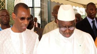 Le président Macky Sall (droite) avec le ministre de l'intérieur Abdoulaye Daouda Diallo (gauche) lors de l'Eid à la Grande Mosquée de Dakar (illustration)