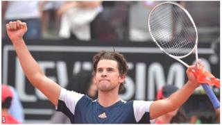 Dominic Thiem yakosoye ibyatumye atsindwa mu cyumweru gishize ku mukino wa nyuma w'irushanwa rya Madrid Open, atsinda Rafael Nadal muri Italian Open