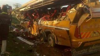 Abantu 24 nibo bapfuye mu mpanuka y'imodoka yabereye kw'ibarabara rya Nairobi na Mombasa ku wa mbere mw'ijoro