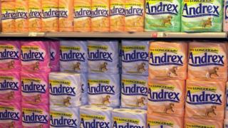 Рулоны туалетной бумаги Andrex