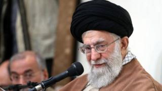 Jagoran addini a Iran Ayatollah Ali Khamenei ya jima da nuna damuwa kan yadda ake koyar da harshen Ingilishi