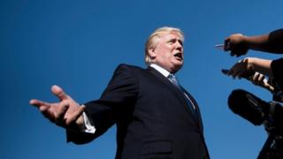 Trump ayaa sheegay in uu isaga ugu caqliga badanyahay dadka