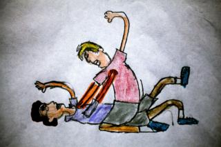Uno de los dibujos de los niños del Centro Educativo Dr. Bloem en Sacoj Mixco y la escuela oficial del asentamiento La Paz en Villa Nueva de Guatemala sobre violencia.