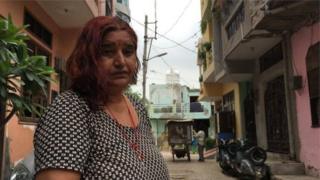 চুল কেটে নিয়ে গেছে সুনিতা দেবীর