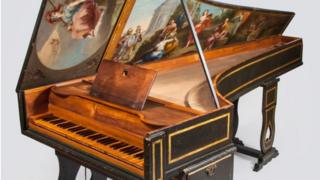 Singlemanual harpsichord by J.J. Antunes,