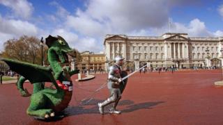 A London Marathon runner dressed in a full suit of armour weighing 100 pounds and dragging a 10 foot dragon weighing 200 pounds in 2006