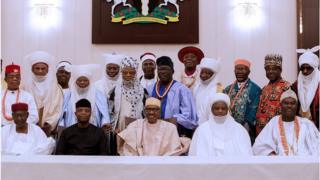 Cikinsu harda sarkin Kano Muhammadu Sanusi II, da kuma sarkin Musulmi.