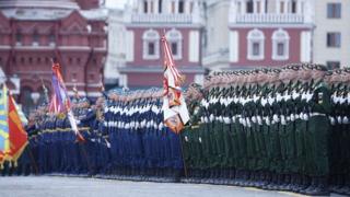 Парадка он миң жоокер катышты