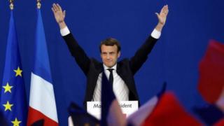 Lãnh đạo đảng "En Marche!" Emmanuel Macron phát biểu sau khi dành số phiếu bầu cao nhất trong vòng bầu cử đầu tiên