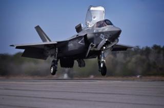 F-35不易被敌方雷达捕捉,还具备能探知弹道导弹发射的高性能雷达。