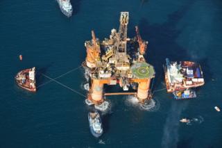 Rig on deck of Hawk