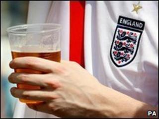 England fan drinking