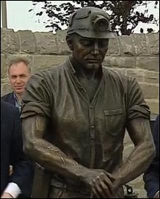 Auchengeich miners memorial