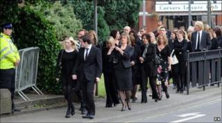 Mourners arrive for Kevin Commons funeral